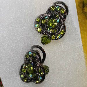 clip on earring Costume vintage green gem stones
